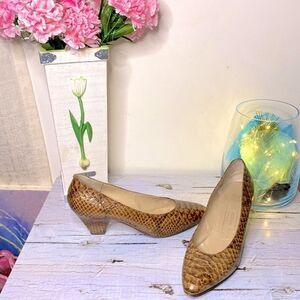 𝅺🌷 Bruno Magli🌷NWOT Tan Snakeskin Leather Shoes